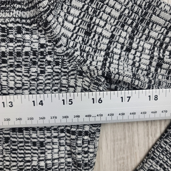 Club Monaco Johnny Collar Pullover Sweater - Picture 6 of 6